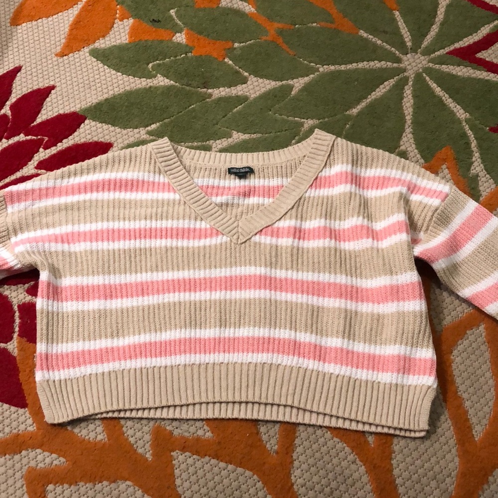 Cropped v neck sweater